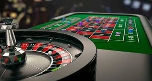 Capsa Susun table lobby showing multiple stake levels and player counts